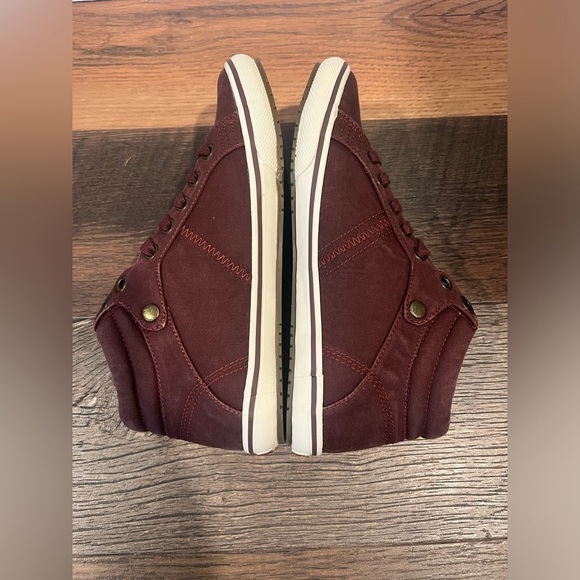 NWT Taos Top Star Canvas Sneaker; Size 7 - Picture 3 of 7